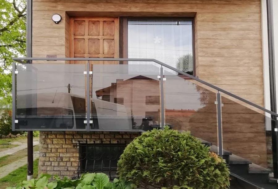 Edelstahlgeländer R Line VSG Sicherheitsglas Mastercarree in U - Schi, 280,00 Edelstahlgeländer R Line VSG Sicherheitsglas Mastercarree in U - Schi, 280,00